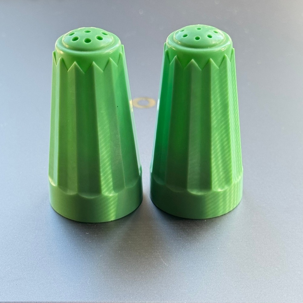 VTG Tiny Green Catalin Salt Pepper Shakers MCM Fluted Retro 50s Art Deco Atom